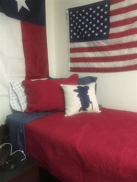 (679) 14. . Dorm room flags